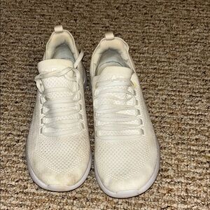 APL Techloom Breeze Size 8